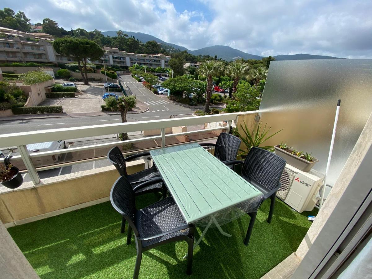 Studio 207-Front De Mer Parking Prive Cavalaire-sur-Mer Exterior foto